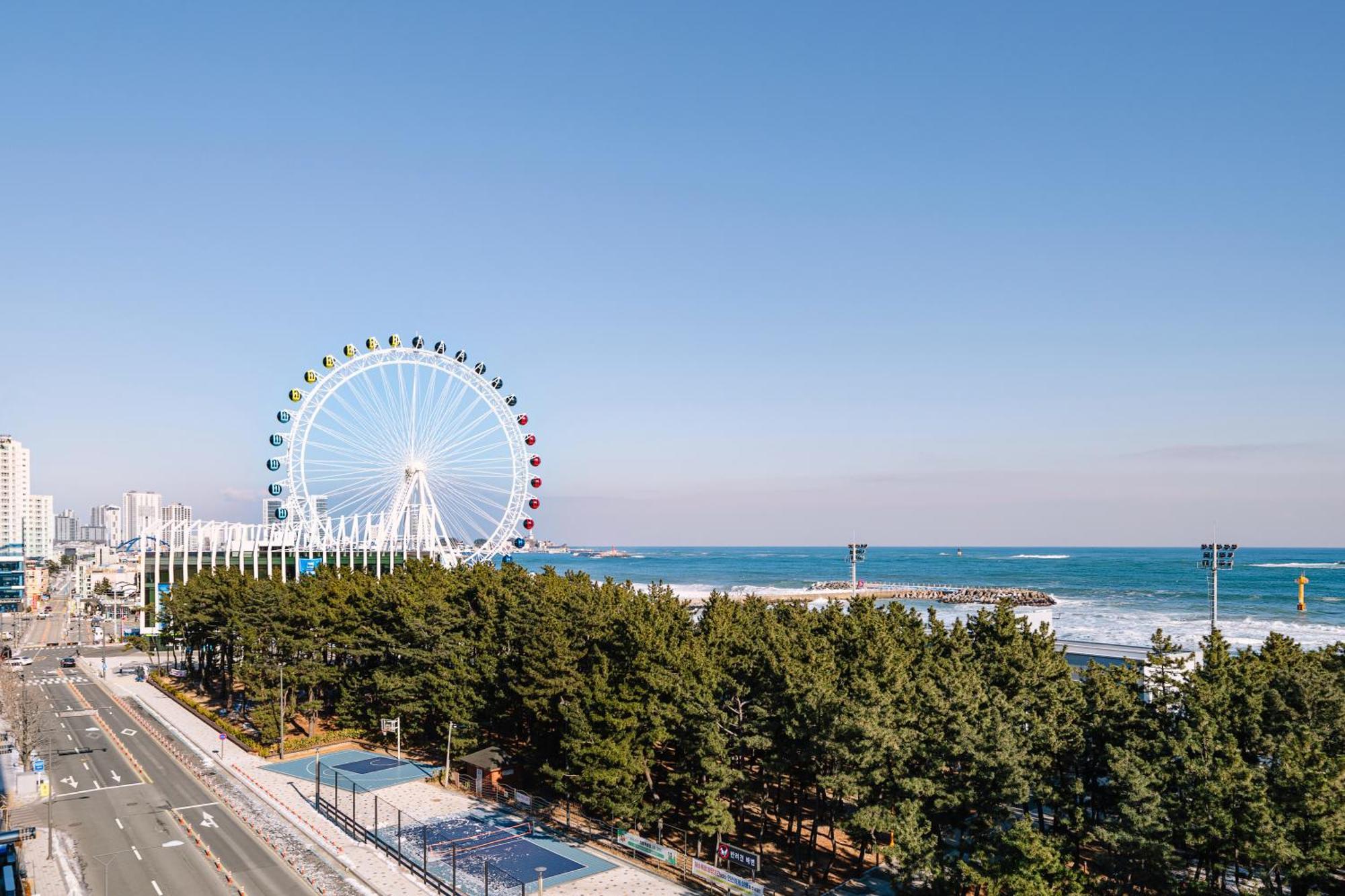 Urbanstay Sokcho Beach Ab Exterior photo
