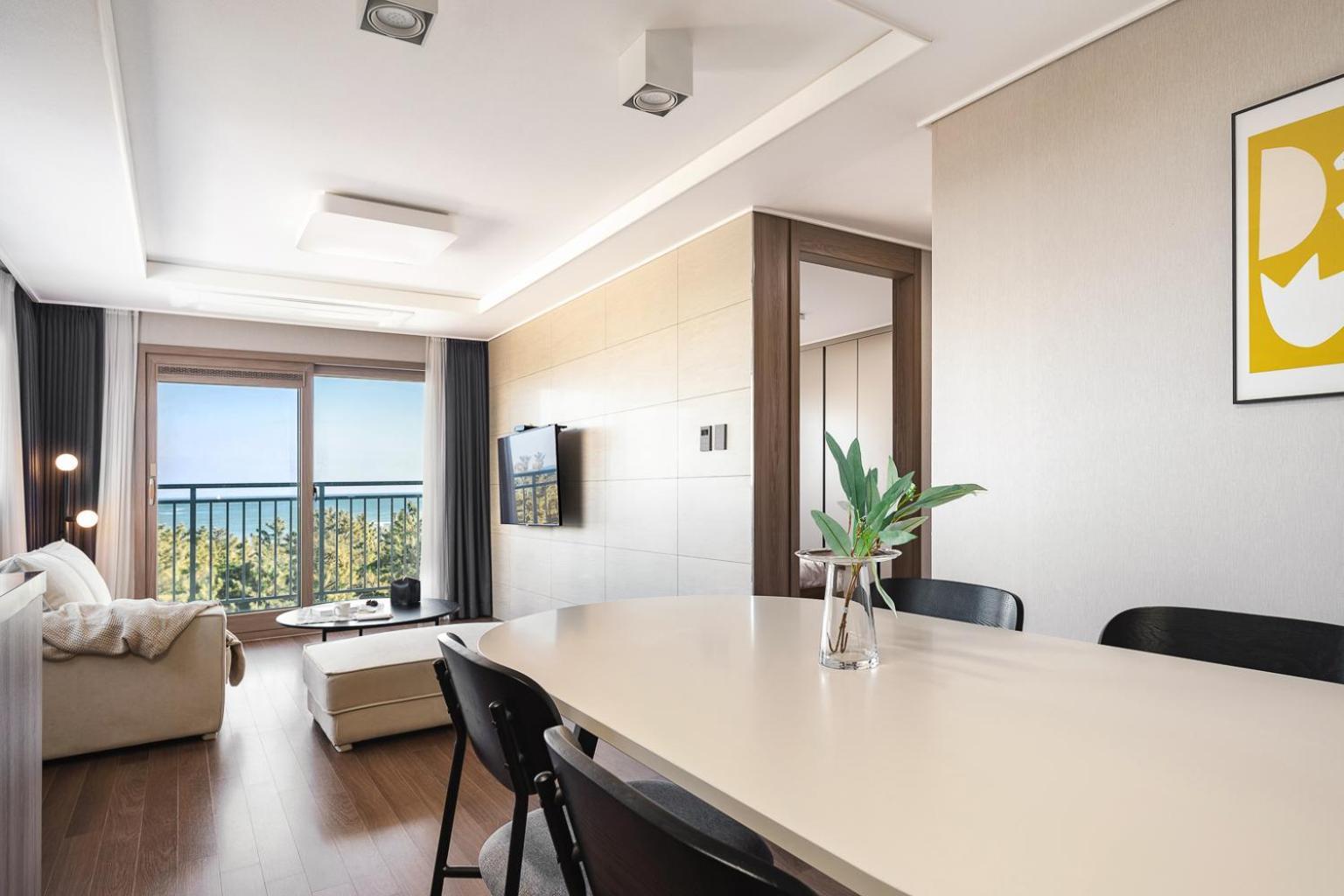 Urbanstay Sokcho Beach Ab Exterior photo